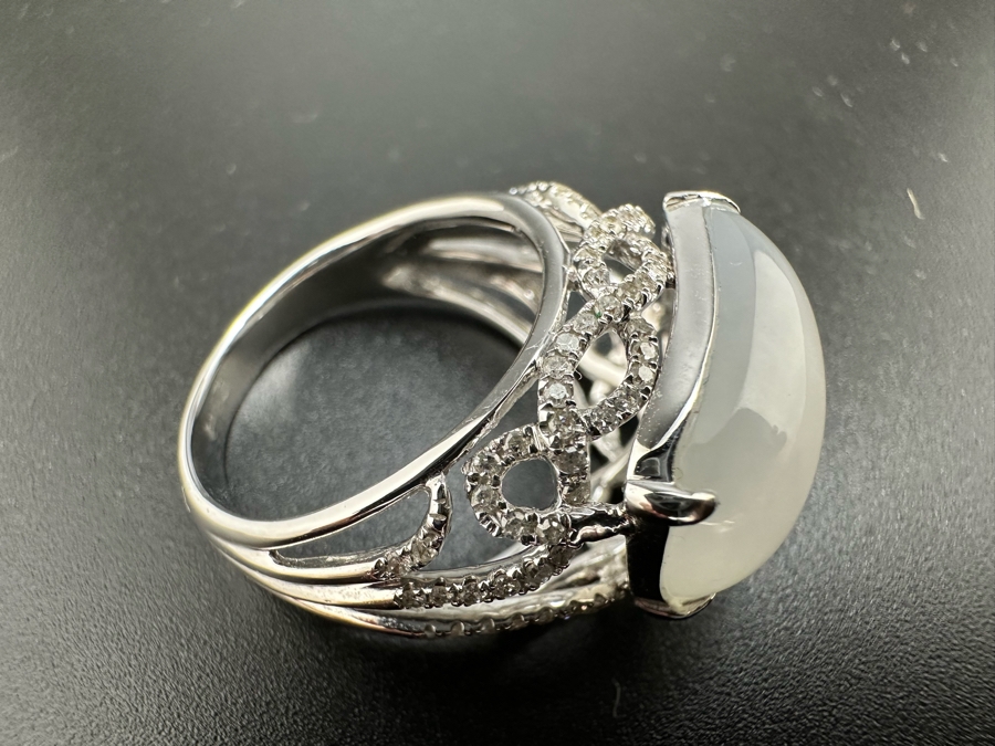 18K Gold White Jade 17mm X 10mm 1.78gr/8.9Ct Set With .42cttw Round Brilliant Diamonds S12 Clarity G-H Color Ring Size 7 7.8g Estimate Value $1,475 [Photo 18]