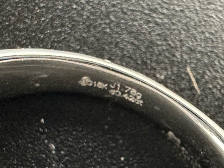 18K Gold White Jade 17mm X 10mm 1.78gr/8.9Ct Set With .42cttw Round Brilliant Diamonds S12 Clarity G-H Color Ring Size 7 7.8g Estimate Value $1,475 [Photo 25]