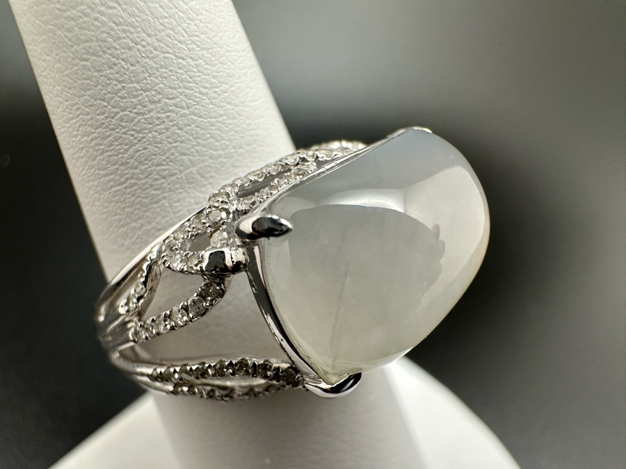 18K Gold White Jade 17mm X 10mm 1.78gr/8.9Ct Set With .42cttw Round Brilliant Diamonds S12 Clarity G-H Color Ring Size 7 7.8g Estimate Value $1,475 [Photo 6]