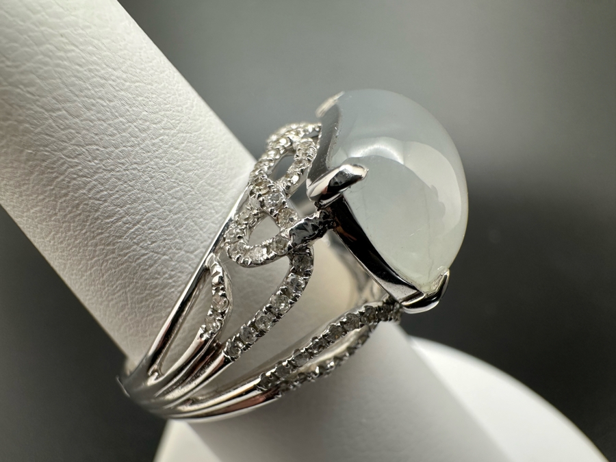 18K Gold White Jade 17mm X 10mm 1.78gr/8.9Ct Set With .42cttw Round Brilliant Diamonds S12 Clarity G-H Color Ring Size 7 7.8g Estimate Value $1,475 [Photo 12]