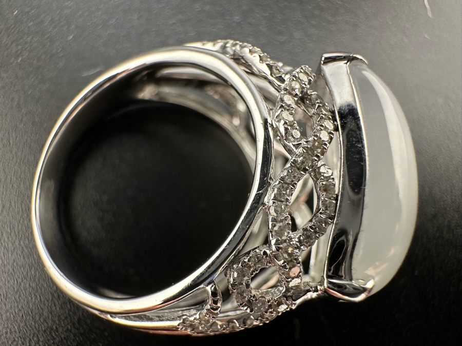 18K Gold White Jade 17mm X 10mm 1.78gr/8.9Ct Set With .42cttw Round Brilliant Diamonds S12 Clarity G-H Color Ring Size 7 7.8g Estimate Value $1,475 [Photo 19]