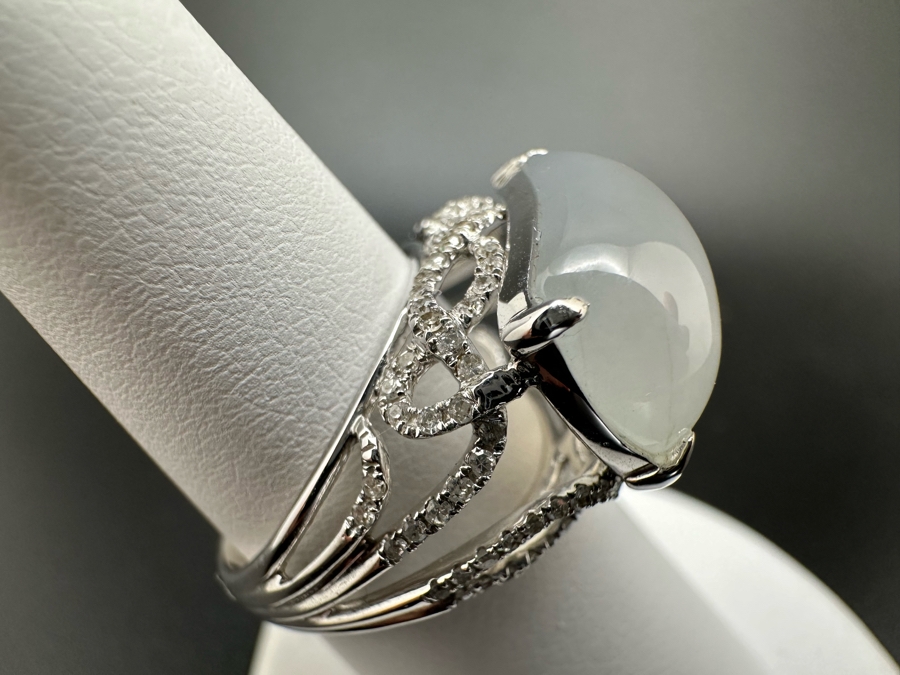 18K Gold White Jade 17mm X 10mm 1.78gr/8.9Ct Set With .42cttw Round Brilliant Diamonds S12 Clarity G-H Color Ring Size 7 7.8g Estimate Value $1,475 [Photo 13]