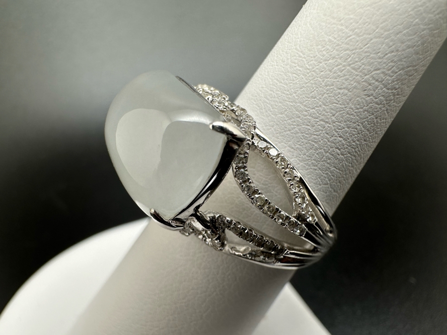 18K Gold White Jade 17mm X 10mm 1.78gr/8.9Ct Set With .42cttw Round Brilliant Diamonds S12 Clarity G-H Color Ring Size 7 7.8g Estimate Value $1,475 [Photo 14]