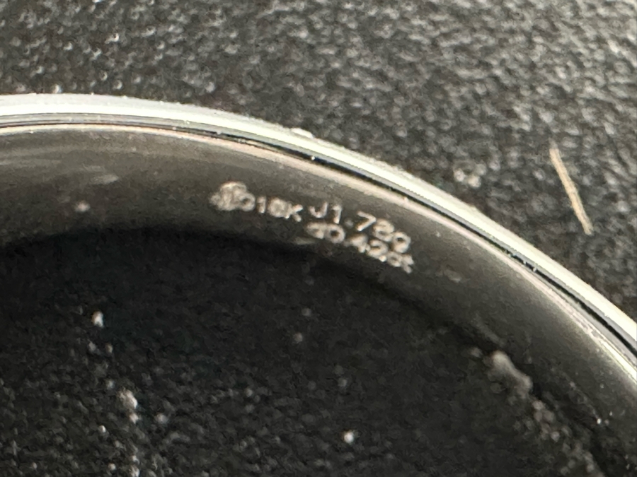 18K Gold White Jade 17mm X 10mm 1.78gr/8.9Ct Set With .42cttw Round Brilliant Diamonds S12 Clarity G-H Color Ring Size 7 7.8g Estimate Value $1,475 [Photo 26]