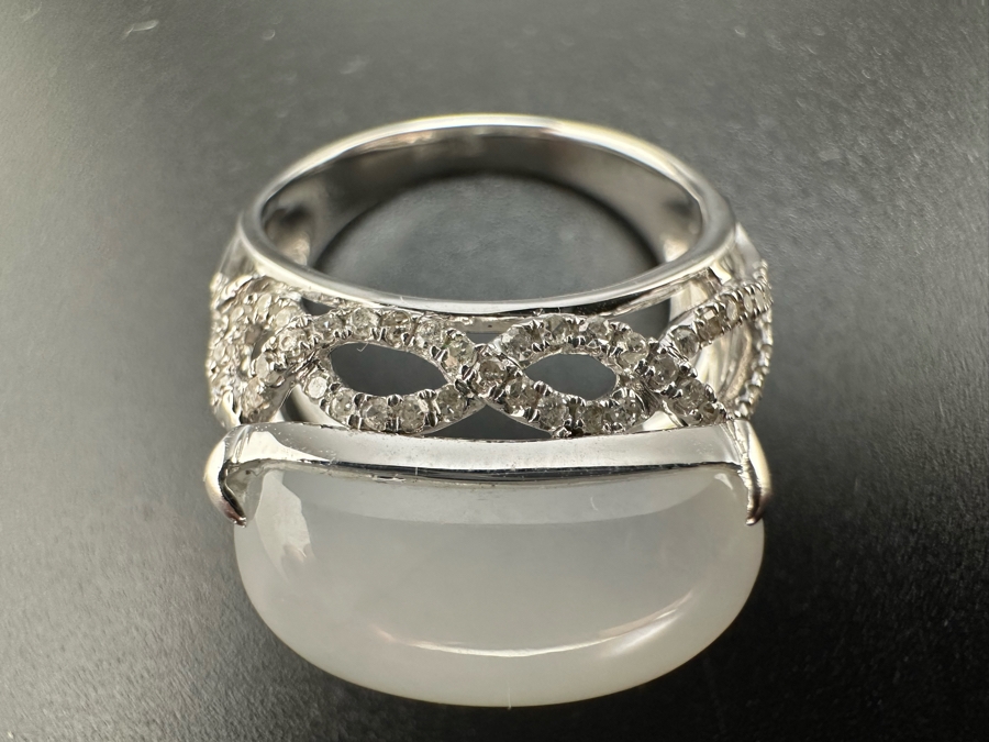 18K Gold White Jade 17mm X 10mm 1.78gr/8.9Ct Set With .42cttw Round Brilliant Diamonds S12 Clarity G-H Color Ring Size 7 7.8g Estimate Value $1,475 [Photo 21]