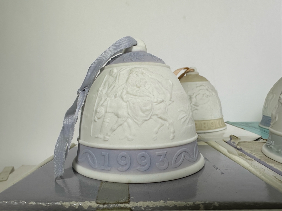 10 Lladro Porcelain Bells Ornaments [Photo 2]