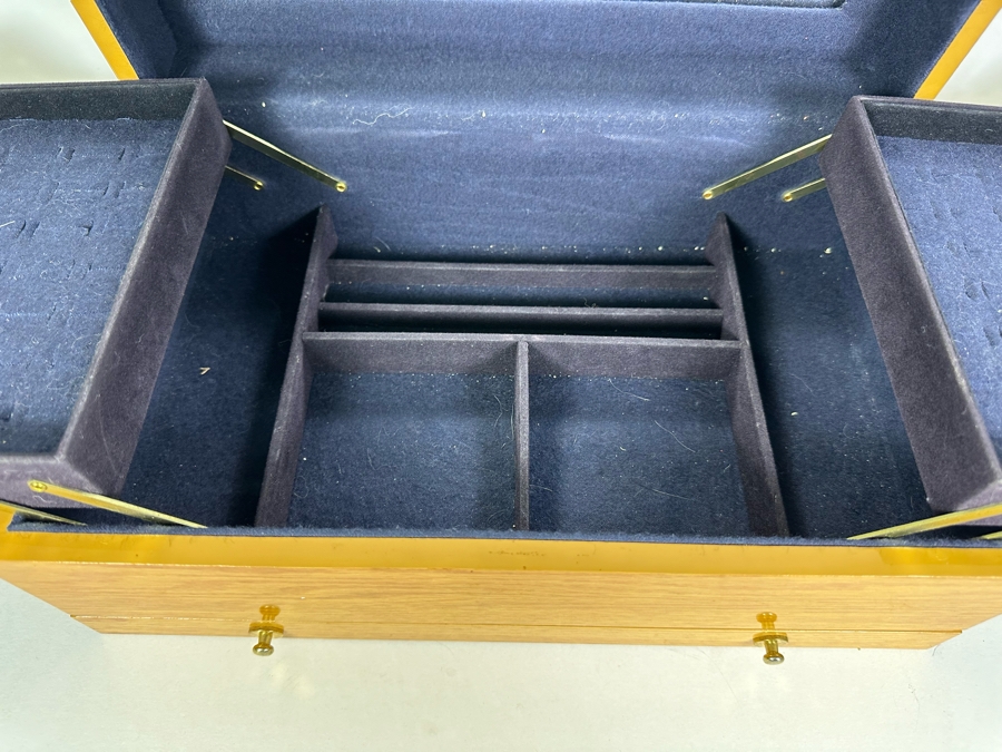 Lori Greiner Jewelry Box 14.5W X 8.5D X 6H [Photo 4]