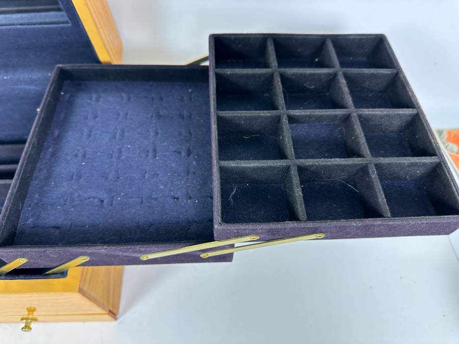 Lori Greiner Jewelry Box 14.5W X 8.5D X 6H [Photo 3]