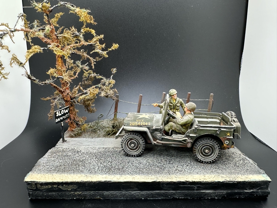 Hand Painted Plastic Miniature Military Figurines Toy Soldiers U.S. Army Jeep MP By Dr. David D. Michaels 7W X 5D X 6H [Photo 2]