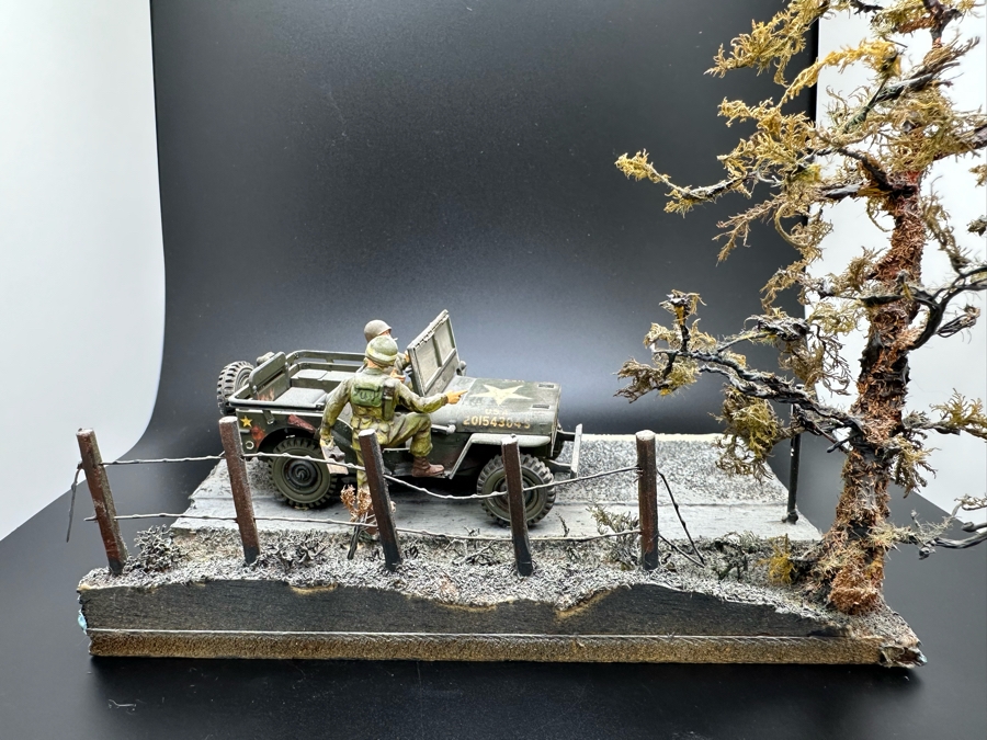 Hand Painted Plastic Miniature Military Figurines Toy Soldiers U.S. Army Jeep MP By Dr. David D. Michaels 7W X 5D X 6H [Photo 10]