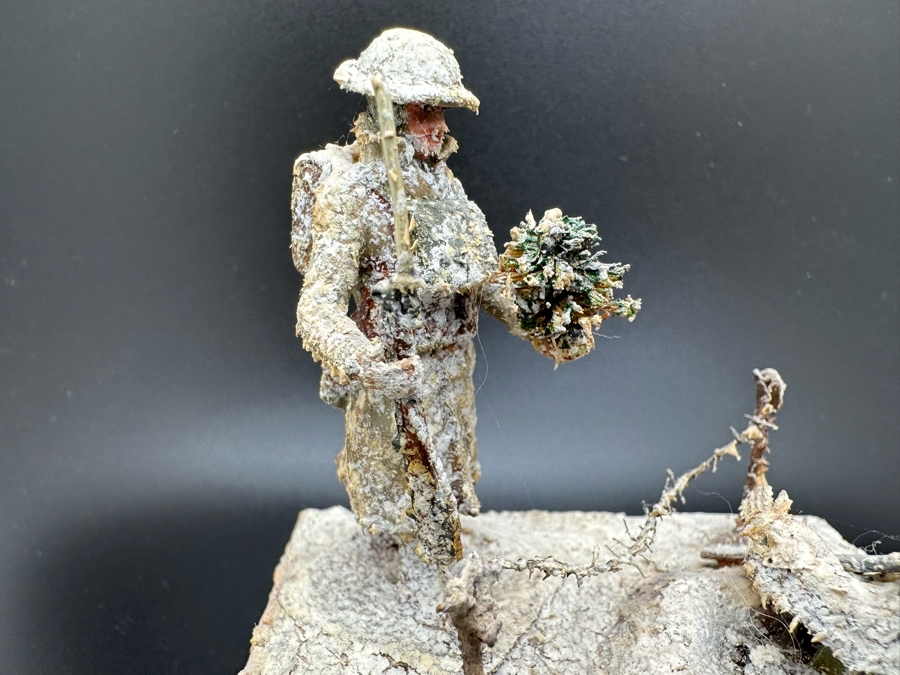 Hand Painted Metal Tin Miniature Military Figurines Toy Soldiers 1914 WWI Winter Battlefield Scene By Dr. David D. Michaels 4W X 3D X 3.5H [Photo 3]