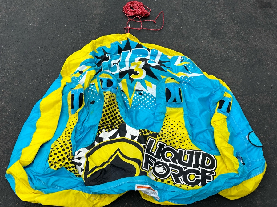 Liquid Force Zip! 3-Person Towable Boat Tube [Photo 4]