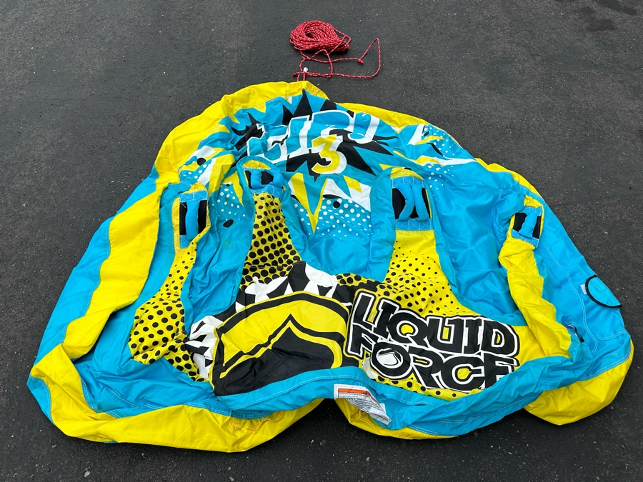 Liquid Force Zip! 3-Person Towable Boat Tube [Photo 2]