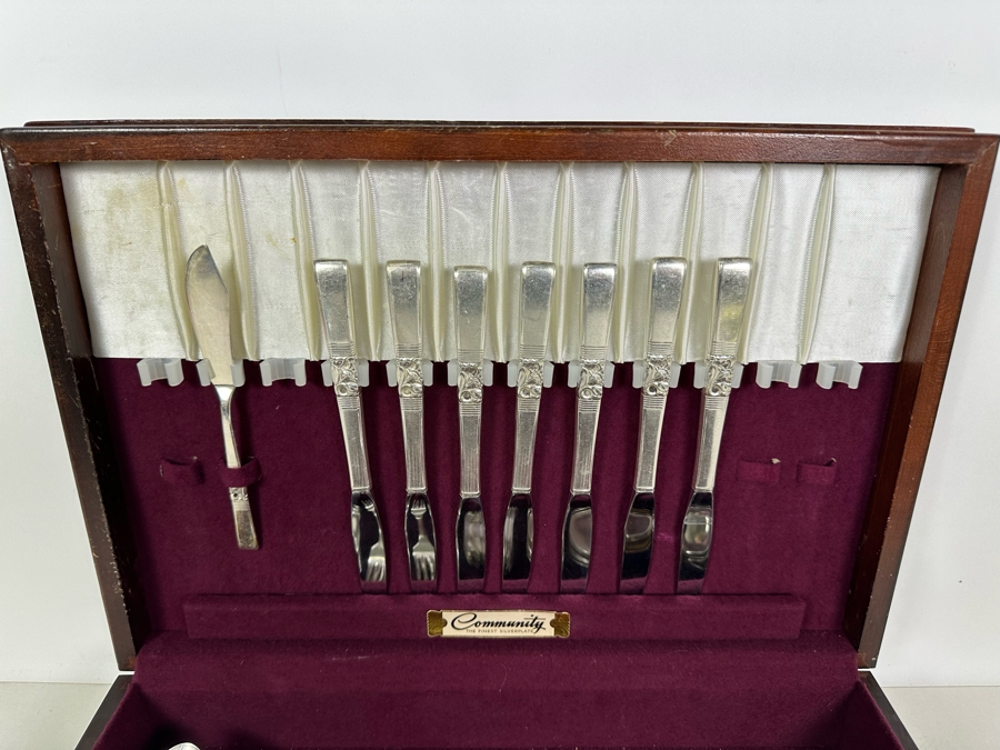Community Silverplate Flatware Set With Wooden Storage Box 17W X 12D X 4H [Photo 5]