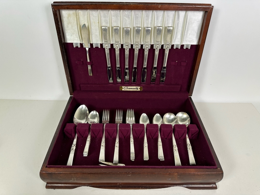 Community Silverplate Flatware Set With Wooden Storage Box 17W X 12D X 4H [Photo 3]