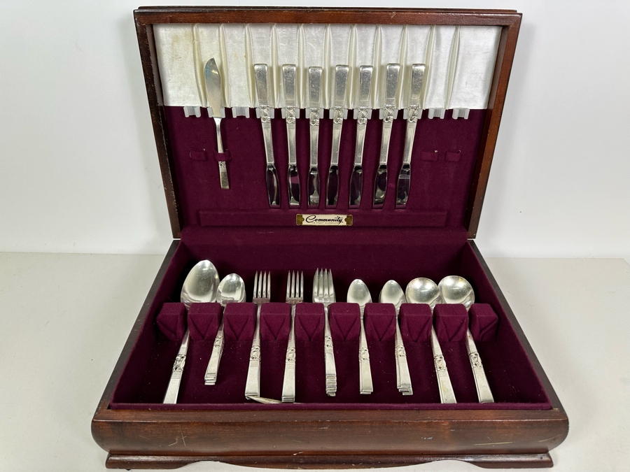 Community Silverplate Flatware Set With Wooden Storage Box 17W X 12D X 4H [Photo 2]
