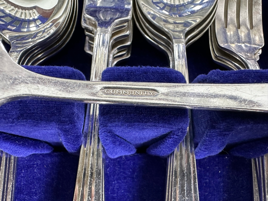 Community Silverplate Flatware Set With Wooden Storage Box [Photo 7]
