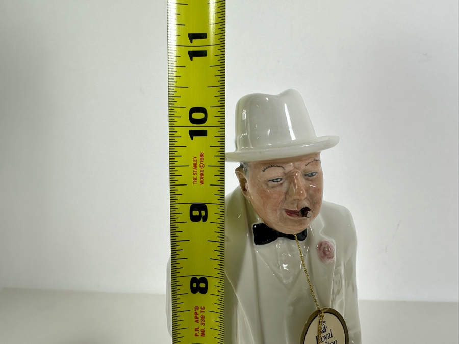 Royal Doulton Sir Winston Churchill Hand Painted Porcelain Figurine HN3057 With Glass Dome And Wooden Stand 10.5H [Photo 13]