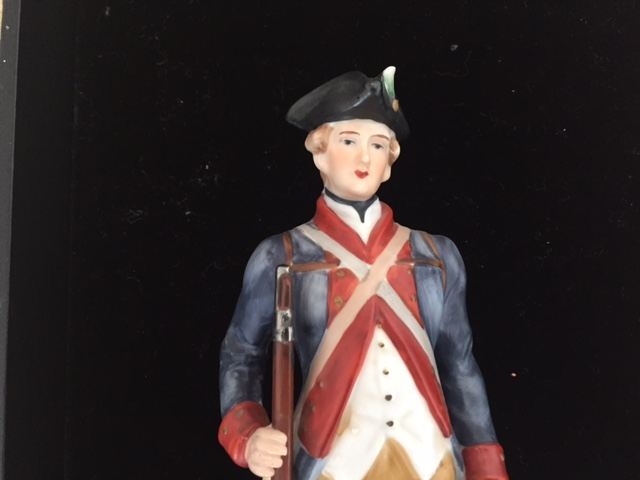 Pair of Soldier Figurines [Photo 2]