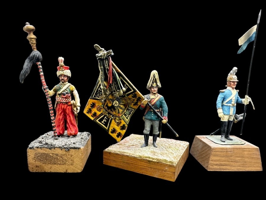 Hand Painted Metal Tin Miniature Military Figurines Toy Soldiers By Dr. David D. Michaels 4H [Photo 1]