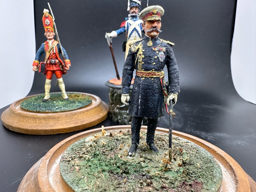 Hand Painted Metal Tin Miniature Military Figurines Toy Soldiers By Dr. David D. Michaels 2.5H-3H (Outer Figurines Have Glass Domes) [Photo 6]