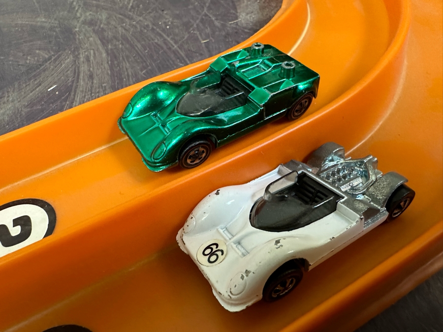 Vintage 1969 Mattel Hot Wheels Hazard Hill Race Set With Two Redline Hot Wheel Cars (Chaparral 2G) And Original Box And Instructions [Photo 16]