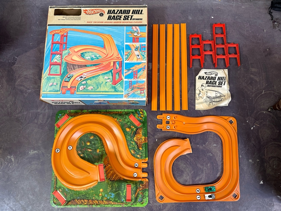 Vintage 1969 Mattel Hot Wheels Hazard Hill Race Set With Two Redline Hot Wheel Cars (Chaparral 2G) And Original Box And Instructions [Photo 11]