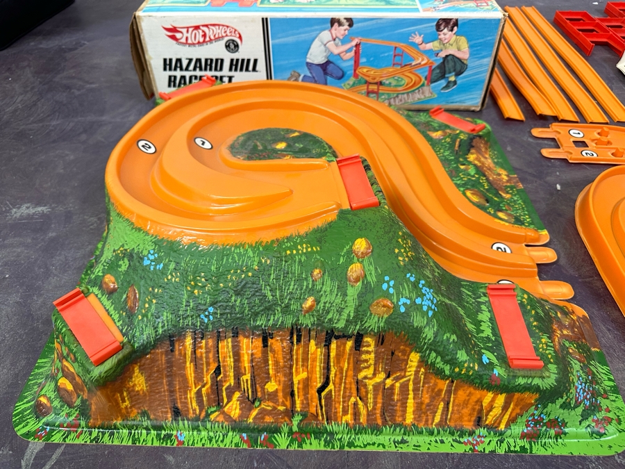 Vintage 1969 Mattel Hot Wheels Hazard Hill Race Set With Two Redline Hot Wheel Cars (Chaparral 2G) And Original Box And Instructions [Photo 13]