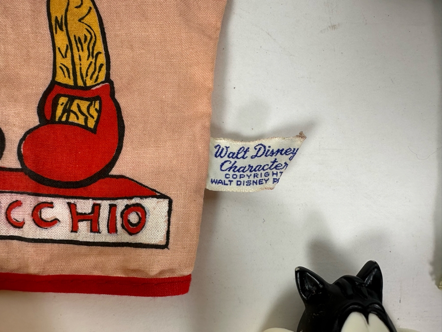 Vintage Hand Puppets: 1966 Batman, Walt Disney's Pinocchio, Dennis The Menace & (3) Looney Tunes Heads [Photo 7]