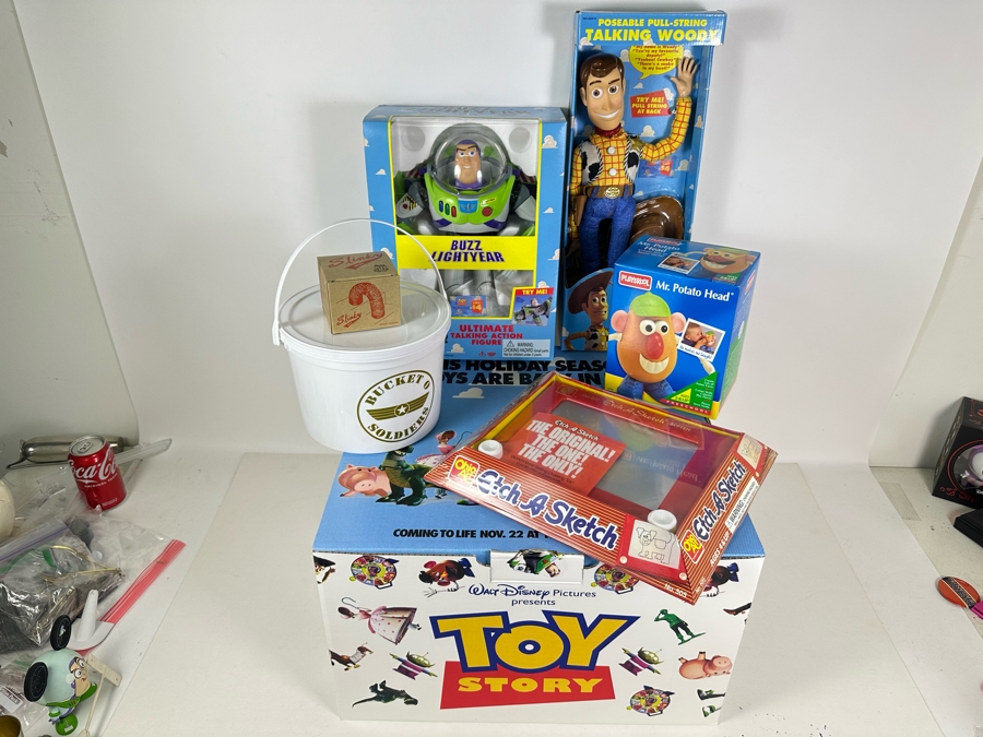Original Toy Story Movie Promotional Marketing Box Of Toys Including Talking Woody Doll, Buzz Lightyear, Slinky, Etch A Sketch, Plastic Toy Soldiers & Mr. Potato Head 18 X 17 X 11 [Photo 14]