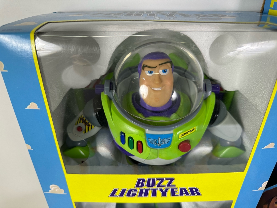 Original Toy Story Movie Promotional Marketing Box Of Toys Including Talking Woody Doll, Buzz Lightyear, Slinky, Etch A Sketch, Plastic Toy Soldiers & Mr. Potato Head 18 X 17 X 11 [Photo 19]