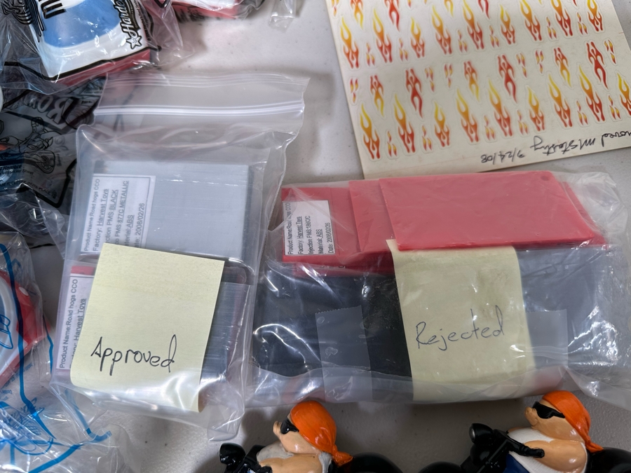 Road Hogs Carl's Jr. / Hardee's Happy / Kid's Meal Toys & Micro Cars Project Box With Prototype Toy Samples Cool Kids Designed By The CDM Company 2008 [Photo 13]