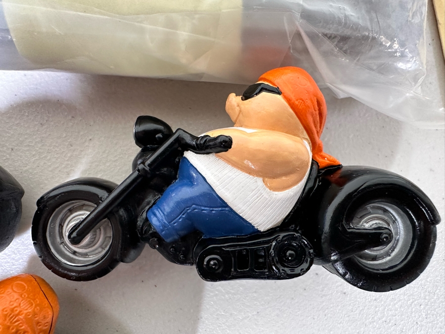 Road Hogs Carl's Jr. / Hardee's Happy / Kid's Meal Toys & Micro Cars Project Box With Prototype Toy Samples Cool Kids Designed By The CDM Company 2008 [Photo 3]