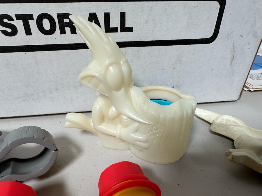 Woody Woodpecker Carl's Jr. / Hardee's Happy / Kid's Meal Toys Project Box With Prototype Toy Samples Cool Kids Designed By The CDM Company 1998 [Photo 3]