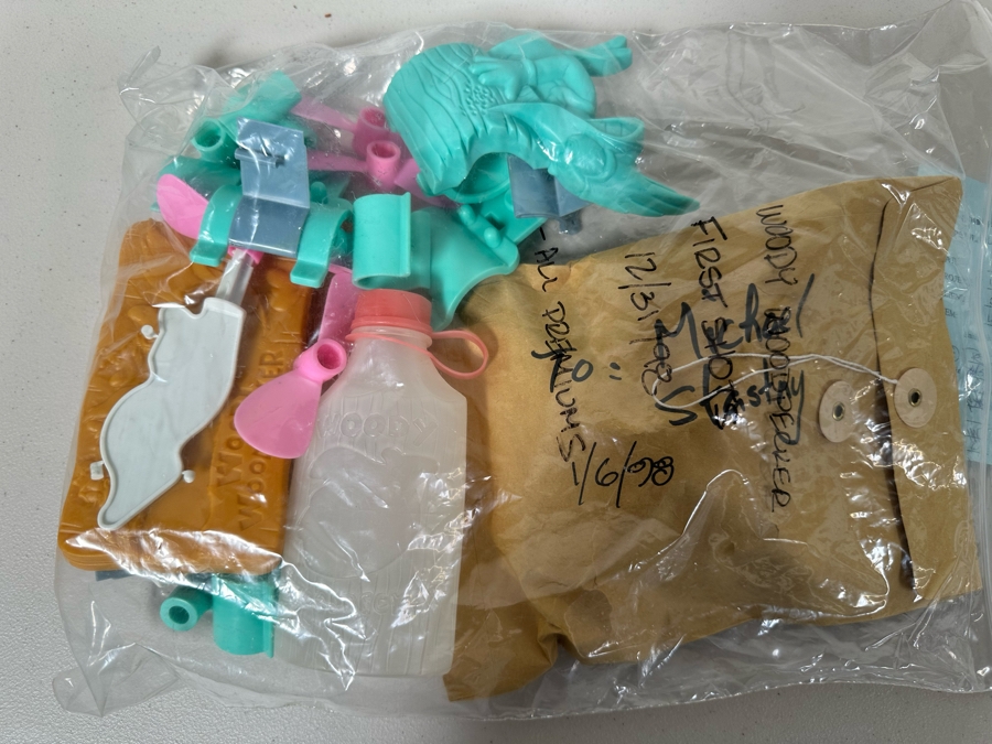 Woody Woodpecker Carl's Jr. / Hardee's Happy / Kid's Meal Toys Project Box With Prototype Toy Samples Cool Kids Designed By The CDM Company 1998 [Photo 7]