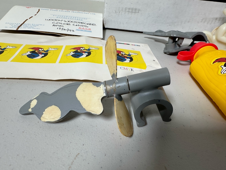 Woody Woodpecker Carl's Jr. / Hardee's Happy / Kid's Meal Toys Project Box With Prototype Toy Samples Cool Kids Designed By The CDM Company 1998 [Photo 6]