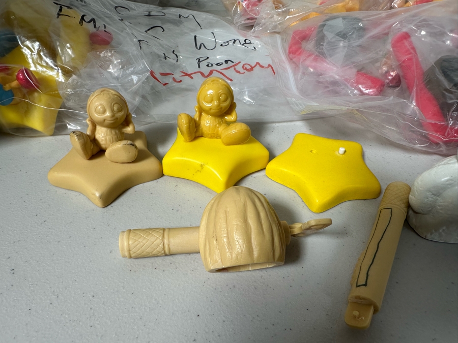 The Nuttiest Nutcracker Carl's Jr. / Hardee's Happy / Kid's Meal Toys Project Box With Prototype Toy Samples Cool Kids Designed By The CDM Company 1999 [Photo 2]