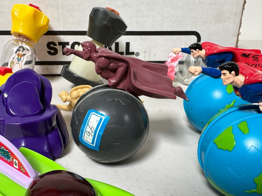 DC Comics Super Heroes Superman, Batman, The Joker & Wonder Woman Carl's Jr. / Hardee's Happy / Kid's Meal Toys Project Box With Prototype Toy Samples Cool Kids Designed By The CDM Company 2000 - See Photos For Additional Items Inside Box [Photo 12]