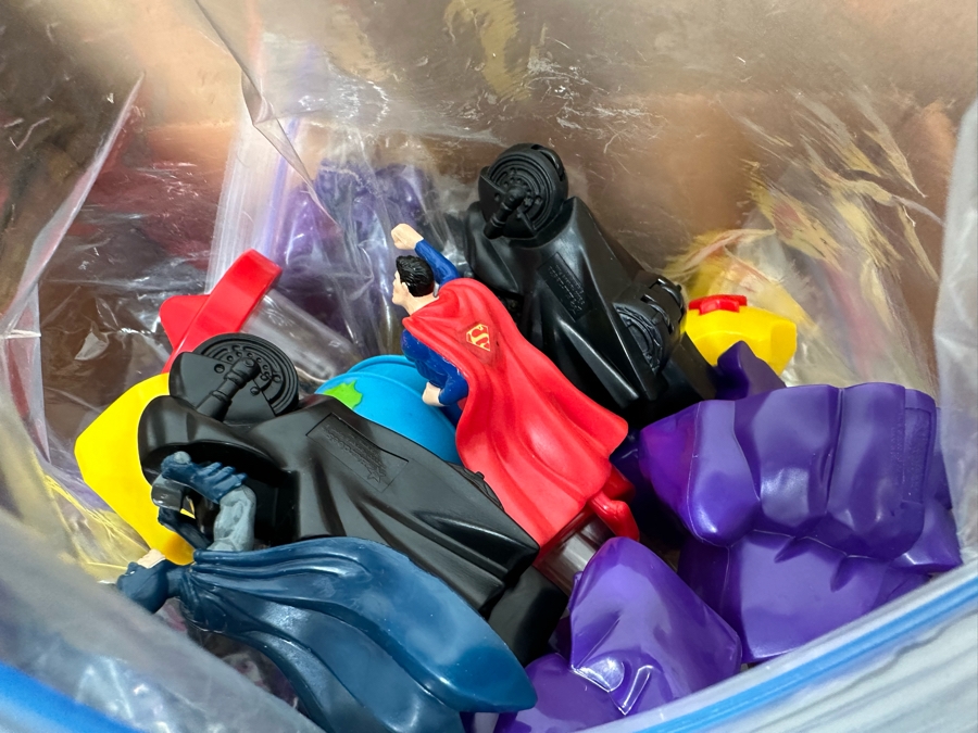 DC Comics Super Heroes Superman, Batman, The Joker & Wonder Woman Carl's Jr. / Hardee's Happy / Kid's Meal Toys Project Box With Prototype Toy Samples Cool Kids Designed By The CDM Company 2000 - See Photos For Additional Items Inside Box [Photo 20]