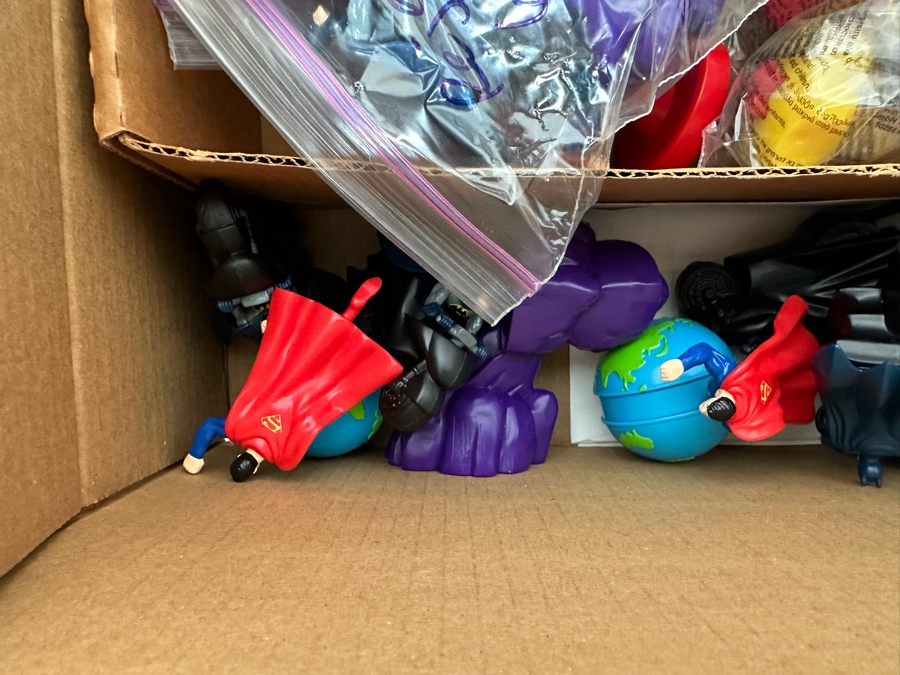 DC Comics Super Heroes Superman, Batman, The Joker & Wonder Woman Carl's Jr. / Hardee's Happy / Kid's Meal Toys Project Box With Prototype Toy Samples Cool Kids Designed By The CDM Company 2000 - See Photos For Additional Items Inside Box [Photo 28]