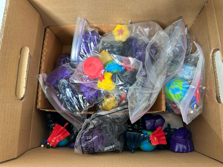 DC Comics Super Heroes Superman, Batman, The Joker & Wonder Woman Carl's Jr. / Hardee's Happy / Kid's Meal Toys Project Box With Prototype Toy Samples Cool Kids Designed By The CDM Company 2000 - See Photos For Additional Items Inside Box [Photo 4]