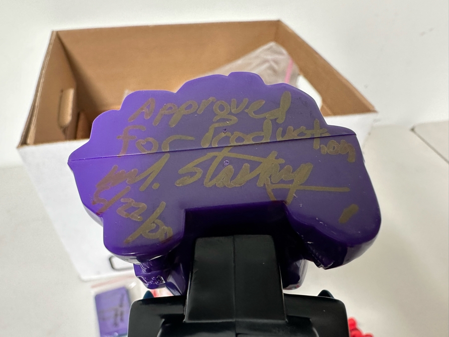 DC Comics Super Heroes Superman, Batman, The Joker & Wonder Woman Carl's Jr. / Hardee's Happy / Kid's Meal Toys Project Box With Prototype Toy Samples Cool Kids Designed By The CDM Company 2000 - See Photos For Additional Items Inside Box [Photo 17]