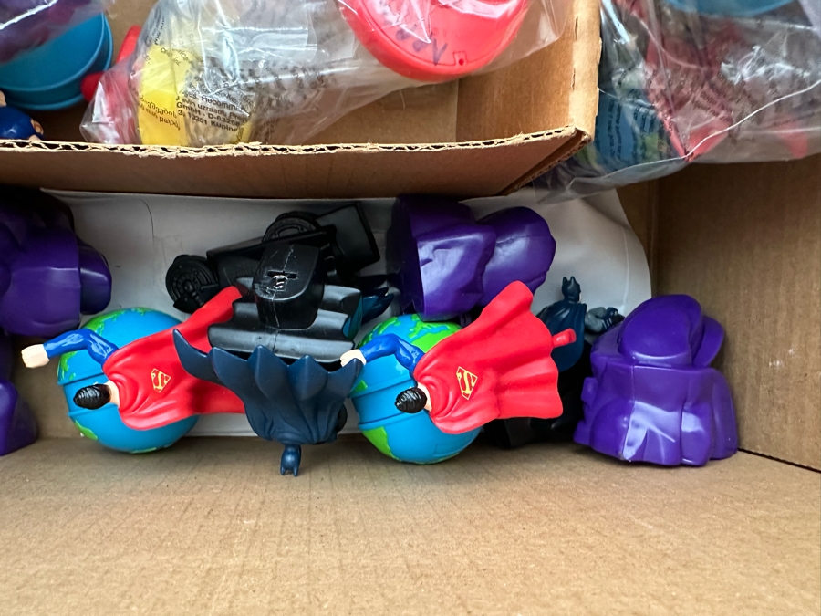 DC Comics Super Heroes Superman, Batman, The Joker & Wonder Woman Carl's Jr. / Hardee's Happy / Kid's Meal Toys Project Box With Prototype Toy Samples Cool Kids Designed By The CDM Company 2000 - See Photos For Additional Items Inside Box [Photo 23]