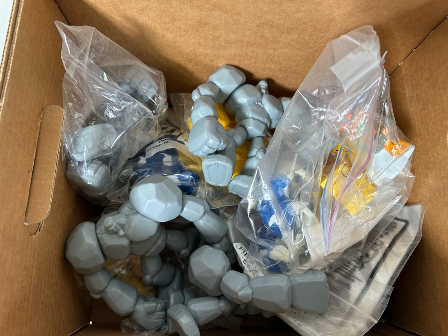 Monster Rancher Carl's Jr. / Hardee's Happy / Kid's Meal Toys Project Box With Prototype Toy Samples Cool Kids Designed By The CDM Company 2001 [Photo 26]