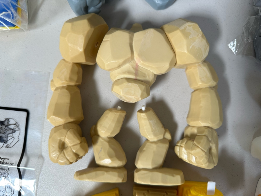 Monster Rancher Carl's Jr. / Hardee's Happy / Kid's Meal Toys Project Box With Prototype Toy Samples Cool Kids Designed By The CDM Company 2001 [Photo 19]