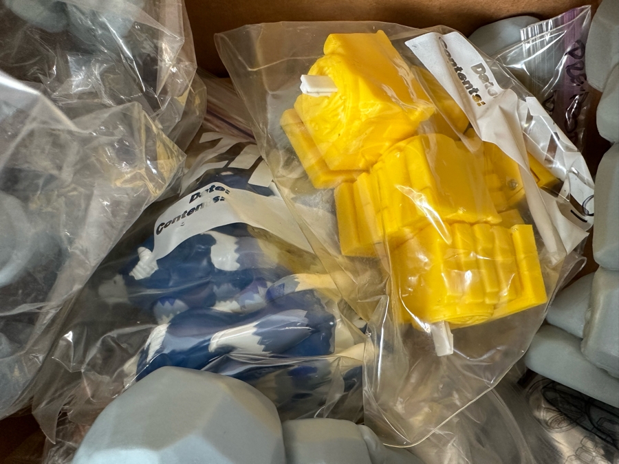 Monster Rancher Carl's Jr. / Hardee's Happy / Kid's Meal Toys Project Box With Prototype Toy Samples Cool Kids Designed By The CDM Company 2001 [Photo 28]