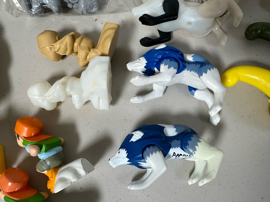 Monster Rancher Carl's Jr. / Hardee's Happy / Kid's Meal Toys Project Box With Prototype Toy Samples Cool Kids Designed By The CDM Company 2001 [Photo 13]