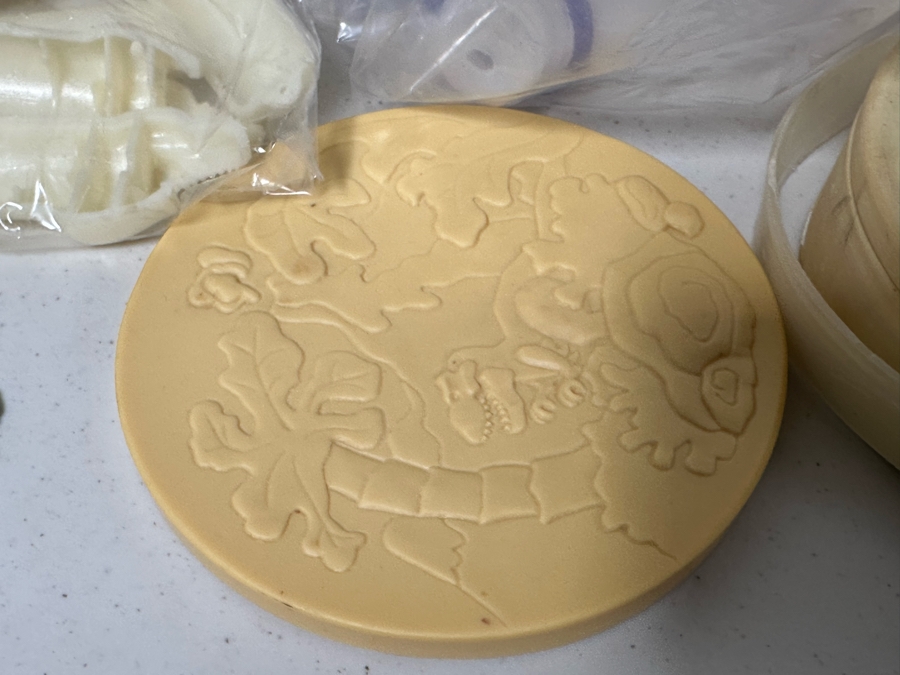 Lego Dino Island Adventurers Loews / AMC Movie Theaters Promotional Toys Project Box With Prototype Toy Samples Designed By The CDM Company 2000 [Photo 4]