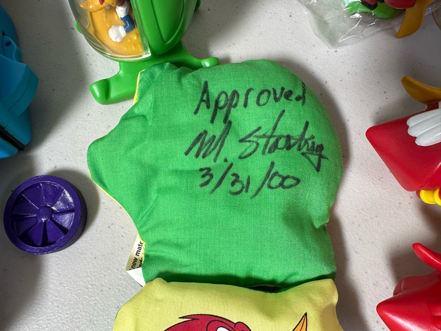 Woody Woodpecker Dairy Queen Happy / Kid's Meal Toys & Loews / AMC Movie Theater Fox Kids - Mini Viewer Project Box With Prototype Toy Samples Designed By The CDM Company 2000 [Photo 6]