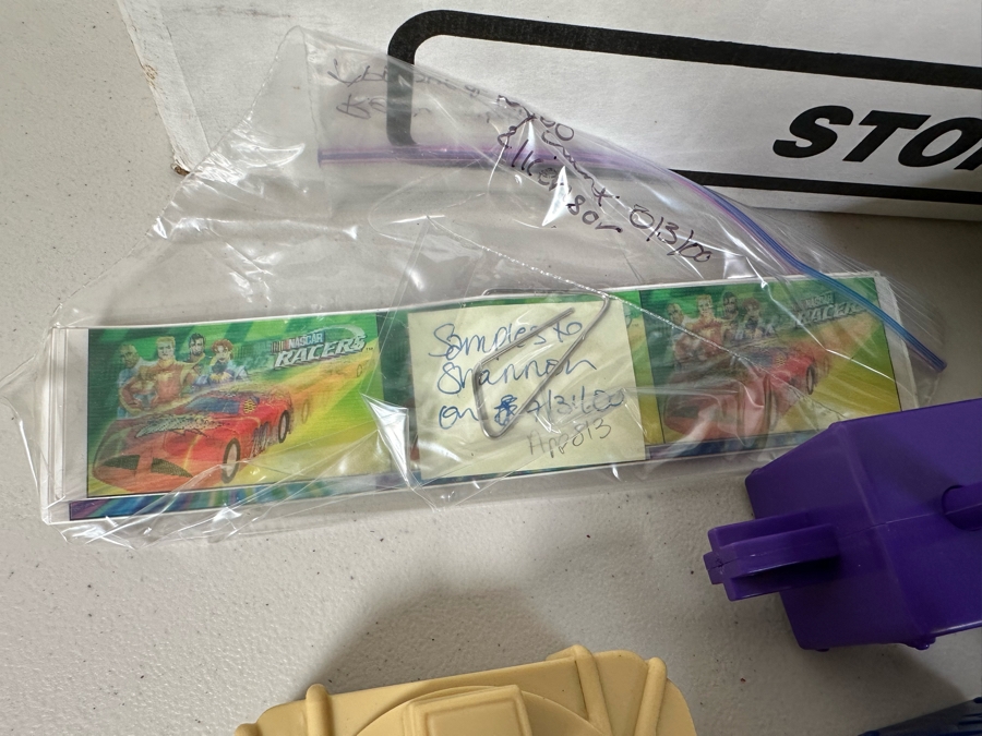 Woody Woodpecker Dairy Queen Happy / Kid's Meal Toys & Loews / AMC Movie Theater Fox Kids - Mini Viewer Project Box With Prototype Toy Samples Designed By The CDM Company 2000 [Photo 20]